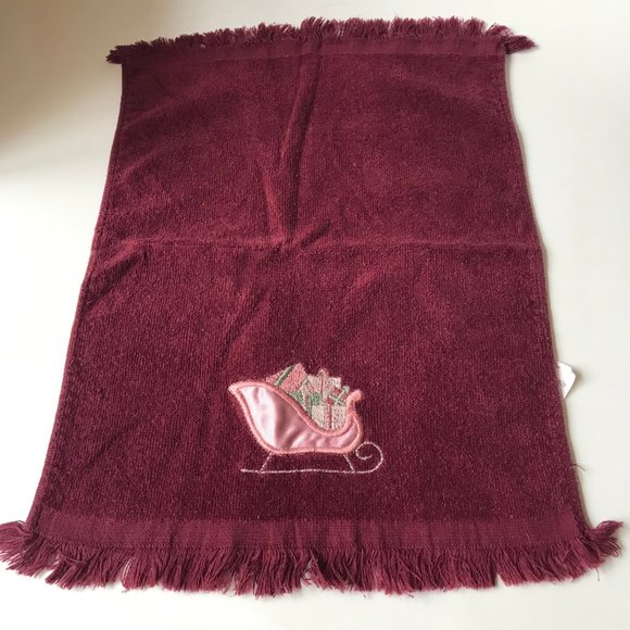 Vintage Christmas Sleigh Tea Towel Embroidered Hand Kitchen Bath Pink Burgundy - Picture 8 of 11